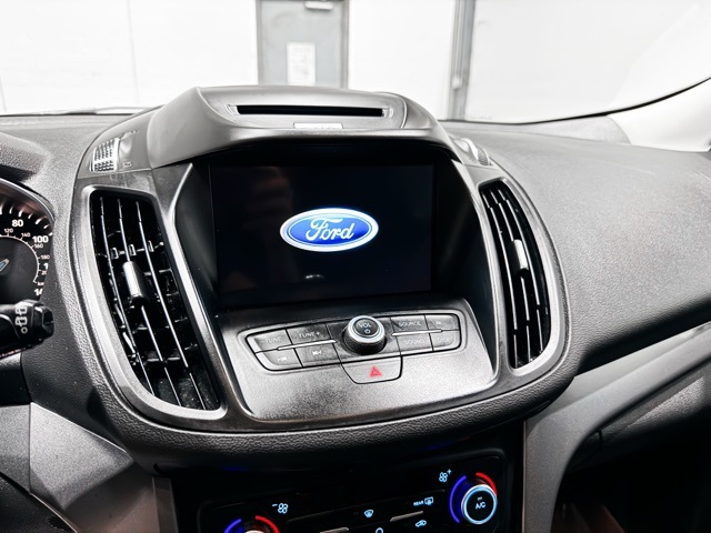 Vehicle image 15 of 34
