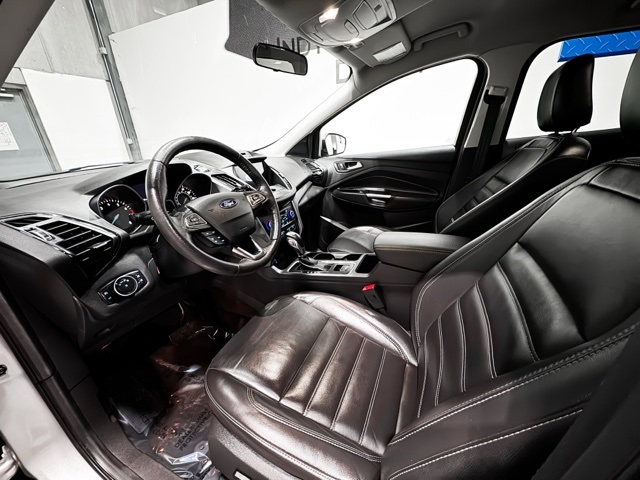 Vehicle image 9 of 34