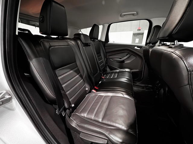 Vehicle image 22 of 34
