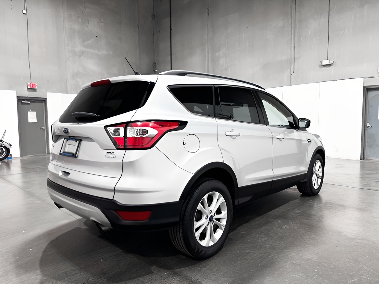Vehicle image 31 of 34
