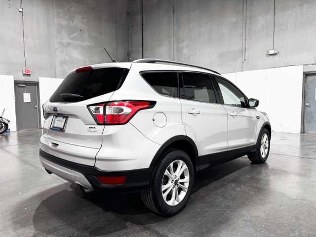 Vehicle image 5 of 34