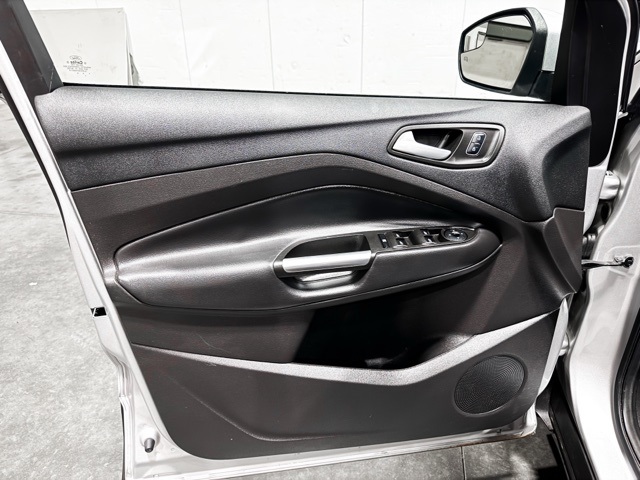 Vehicle image 11 of 34