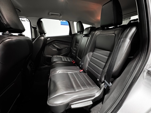 Vehicle image 20 of 34