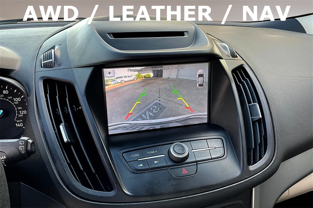 Vehicle image 21 of 34