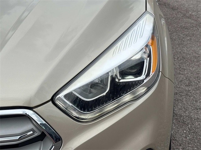 Vehicle image 9 of 34
