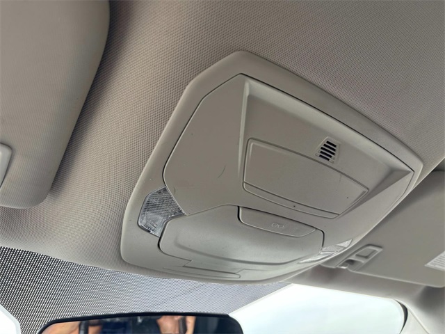 Vehicle image 33 of 34
