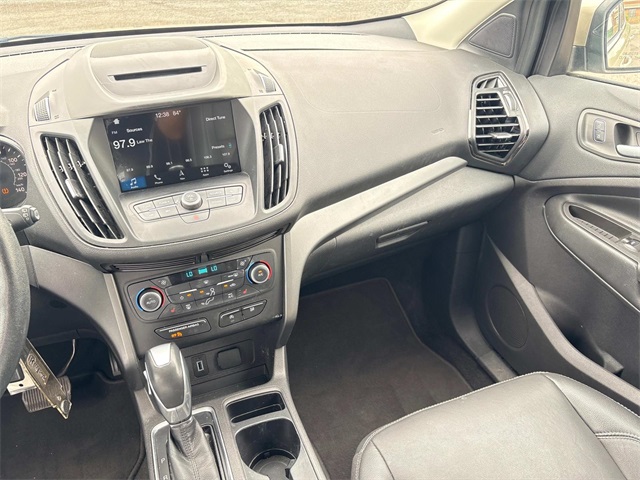 Vehicle image 16 of 34