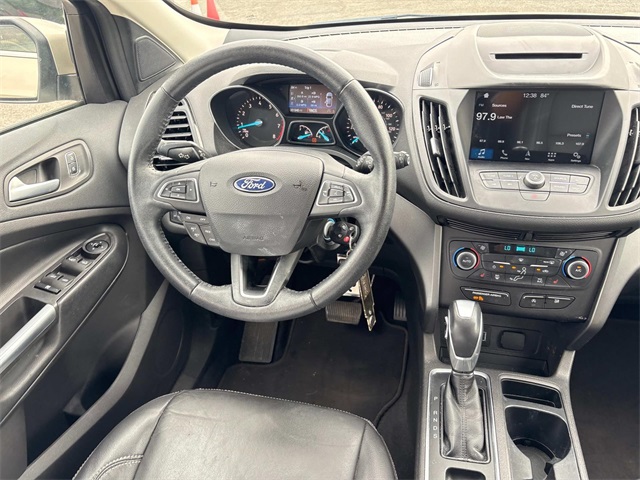 Vehicle image 15 of 34