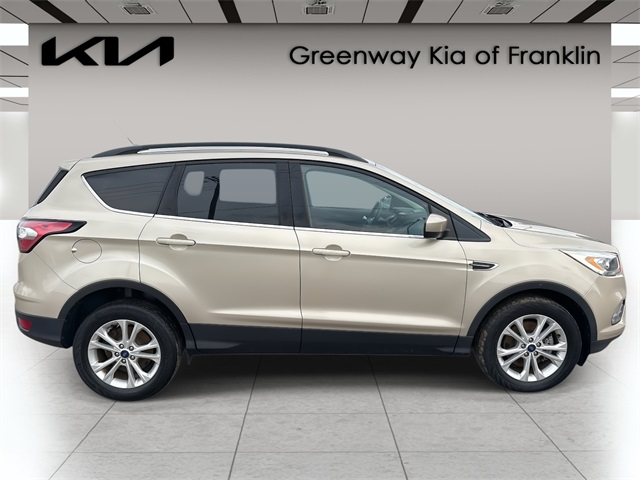 Vehicle image 7 of 34