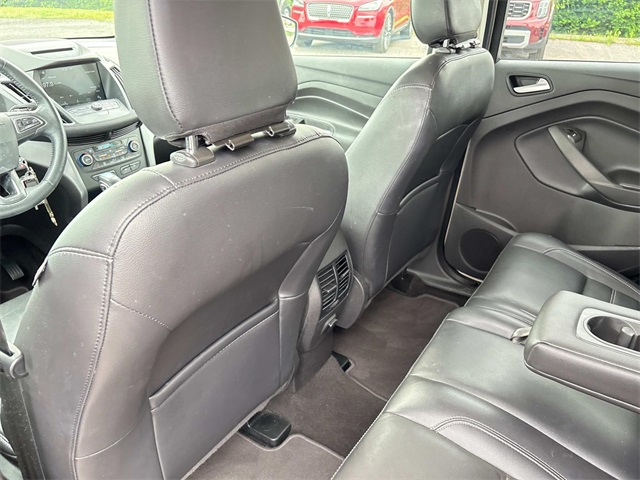 Vehicle image 18 of 34