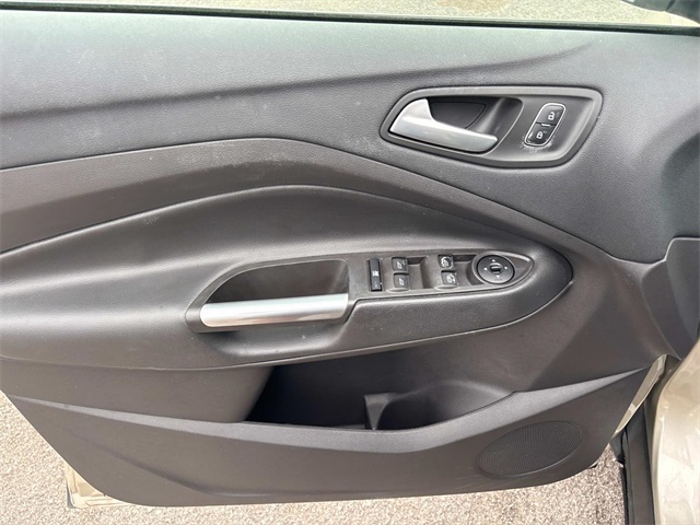 Vehicle image 25 of 34
