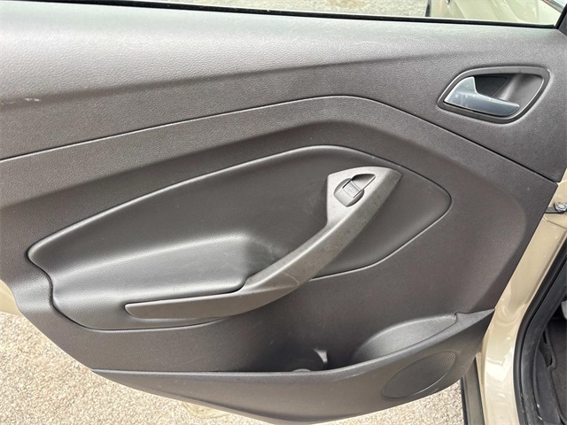 Vehicle image 20 of 34