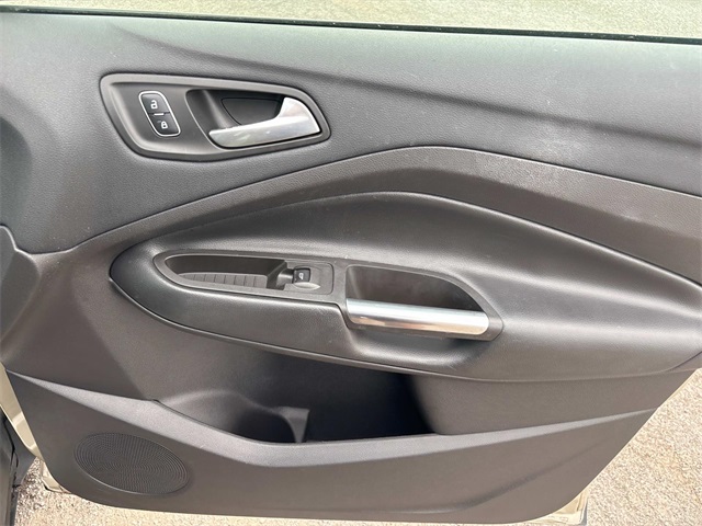 Vehicle image 23 of 34