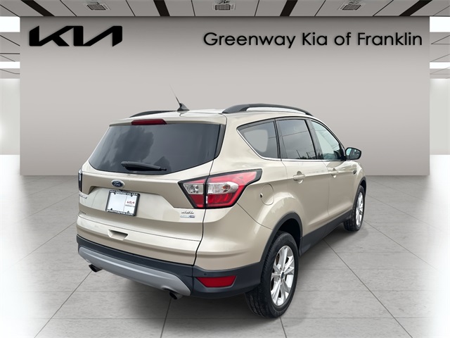 Vehicle image 3 of 34