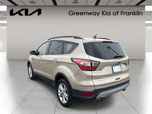 Vehicle image 8 of 34