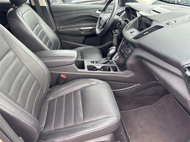 Vehicle image 24 of 34