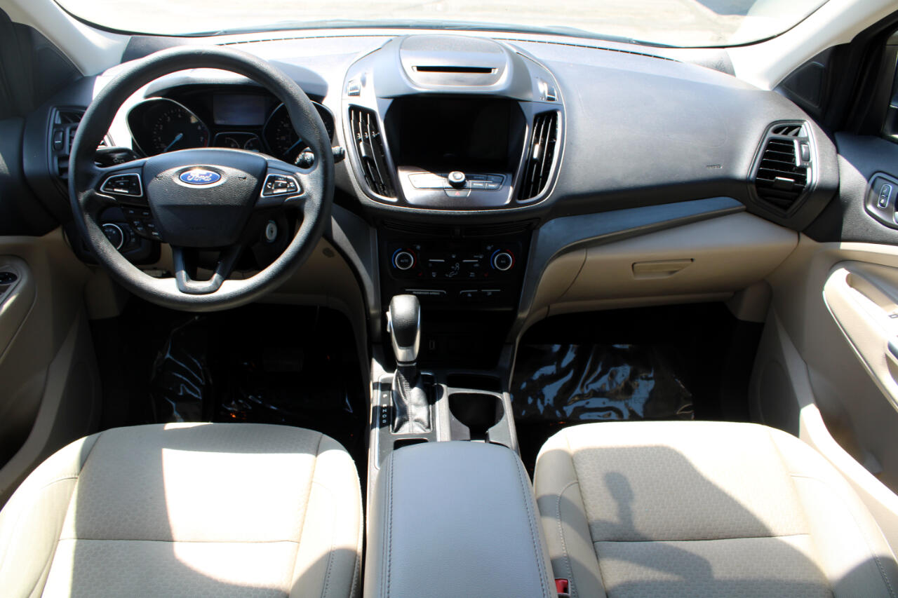 Vehicle image 17 of 32