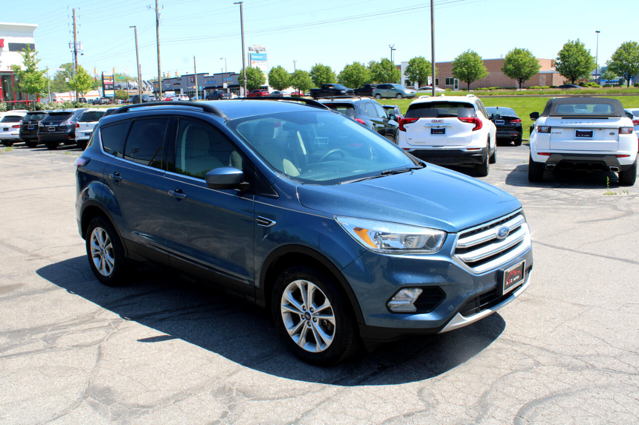 Vehicle image 4 of 32