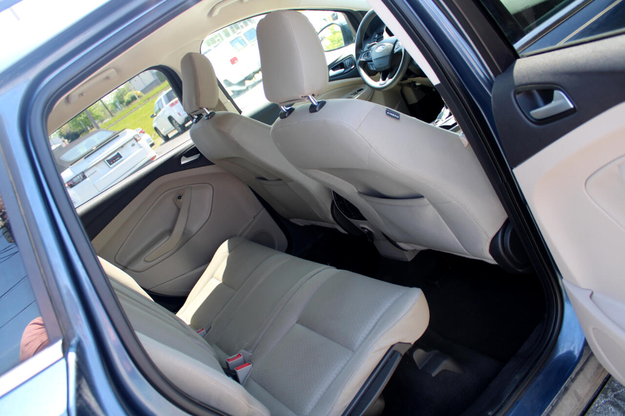 Vehicle image 12 of 32