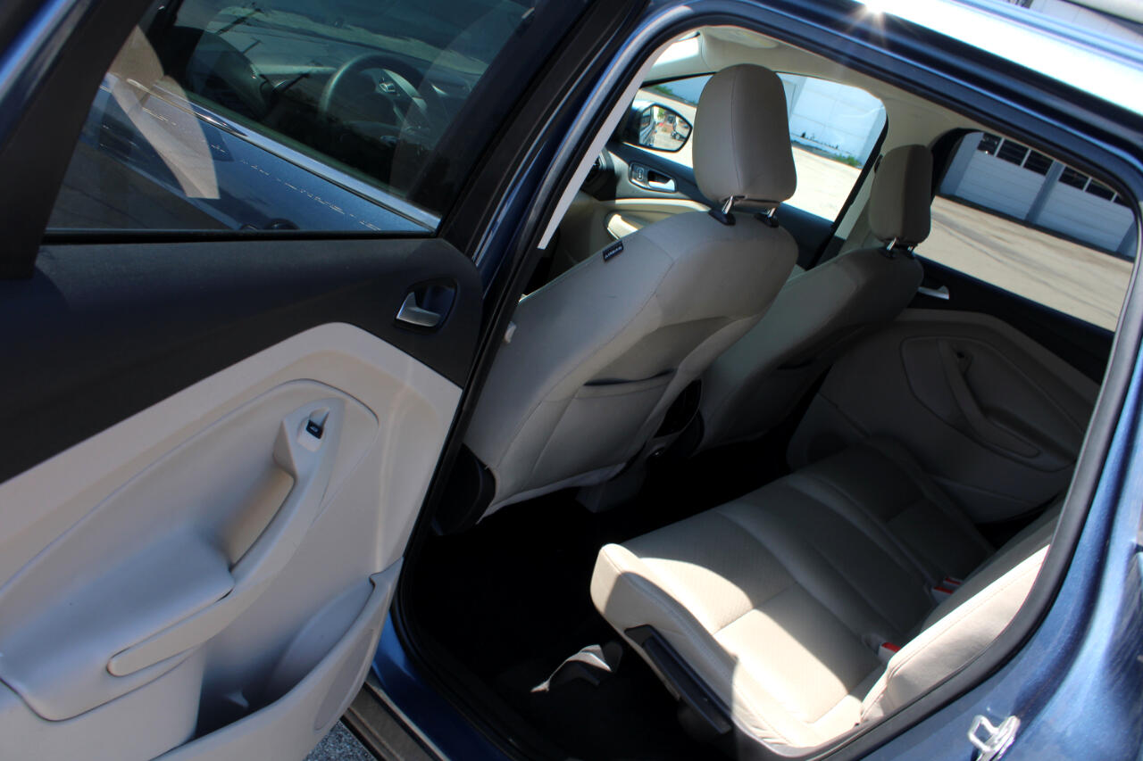 Vehicle image 15 of 32