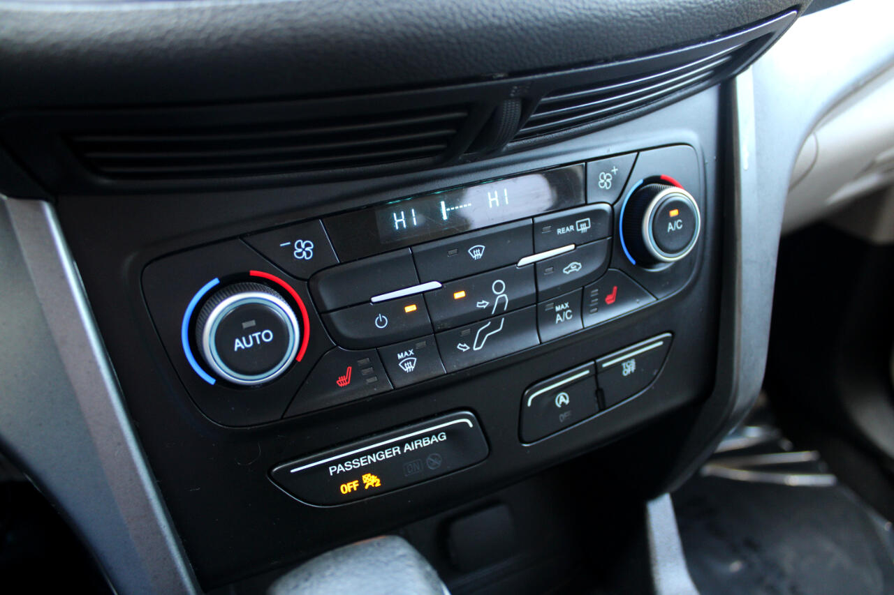 Vehicle image 23 of 32