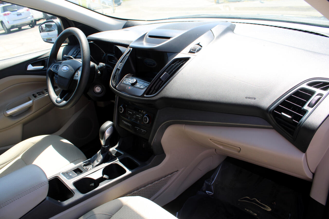 Vehicle image 10 of 32