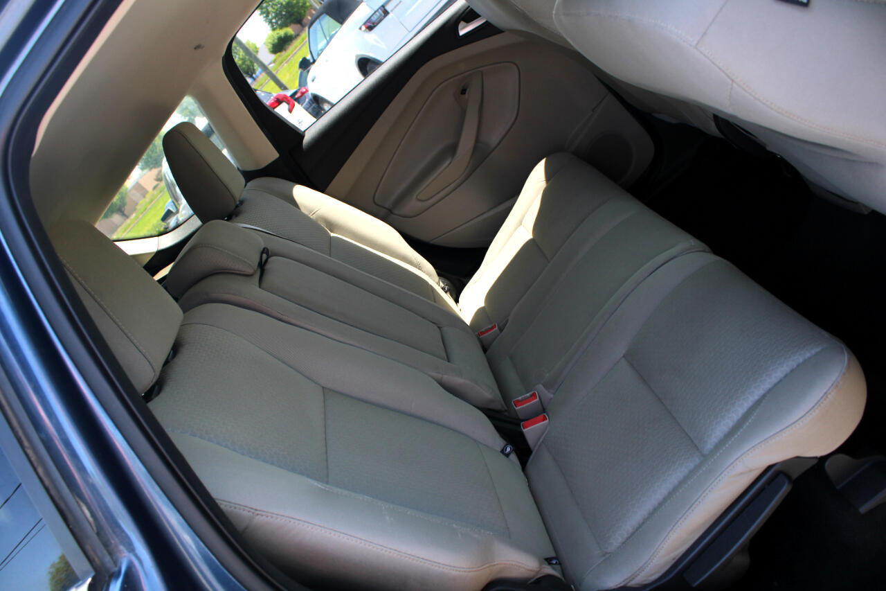 Vehicle image 13 of 32