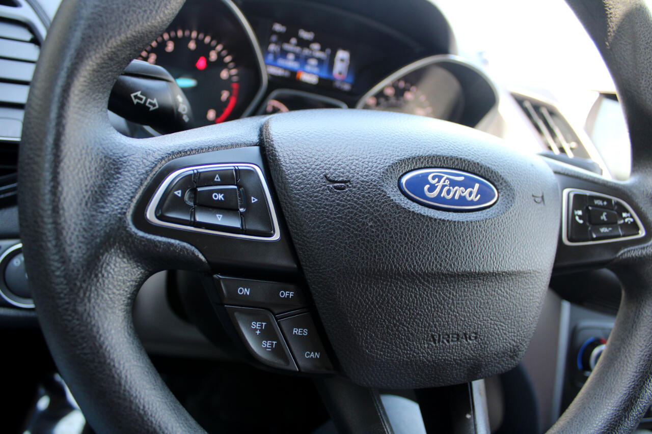 Vehicle image 26 of 32