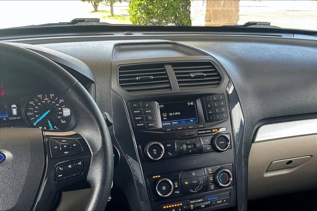 Vehicle image 8 of 30