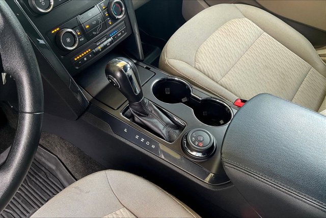 Vehicle image 14 of 30