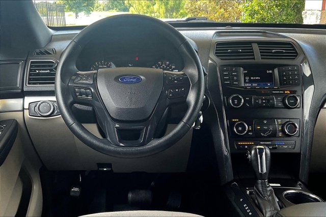 Vehicle image 7 of 30