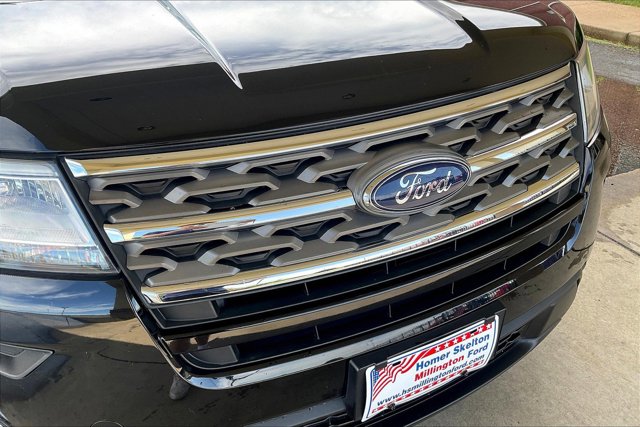 Vehicle image 28 of 30