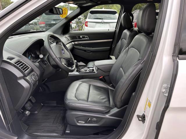 Vehicle image 11 of 30