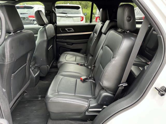 Vehicle image 13 of 30