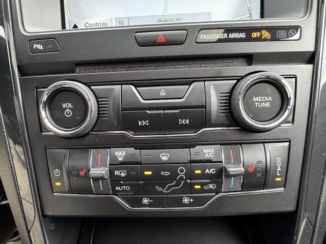 Vehicle image 25 of 30