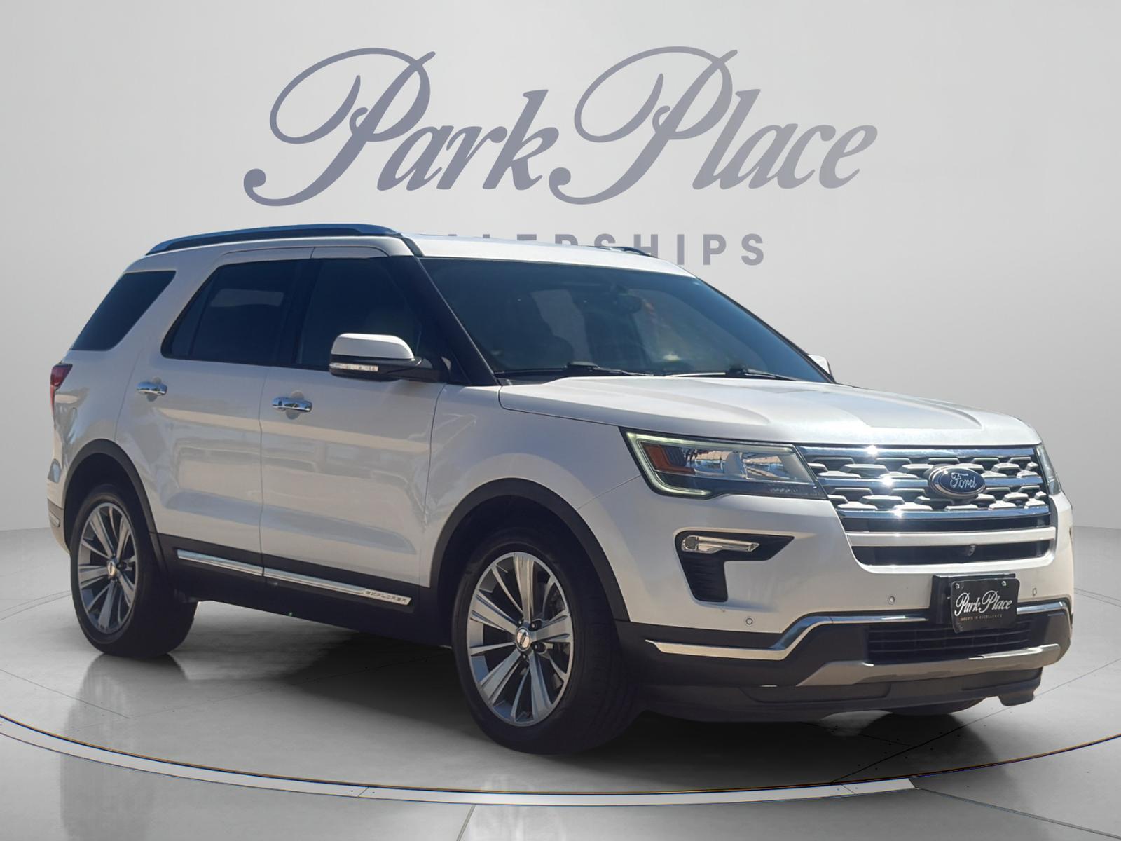 2018 Ford Explorer Limited Image 3 of 38