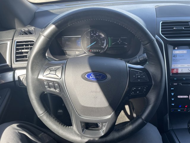 Vehicle image 21 of 27
