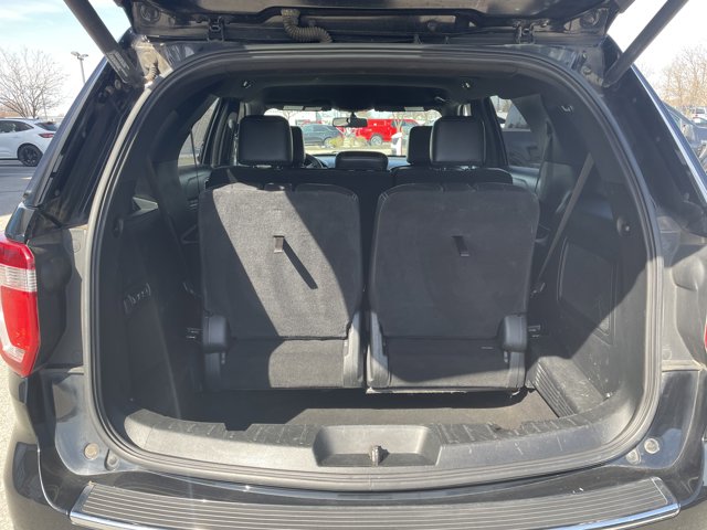 Vehicle image 10 of 27