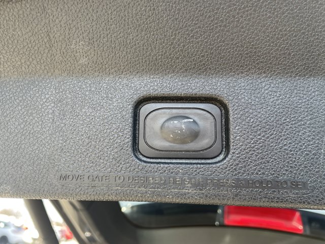 Vehicle image 11 of 27