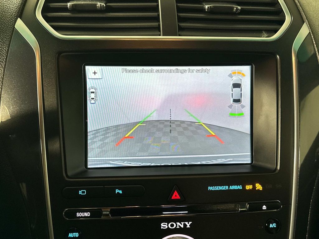 Vehicle image 7 of 25