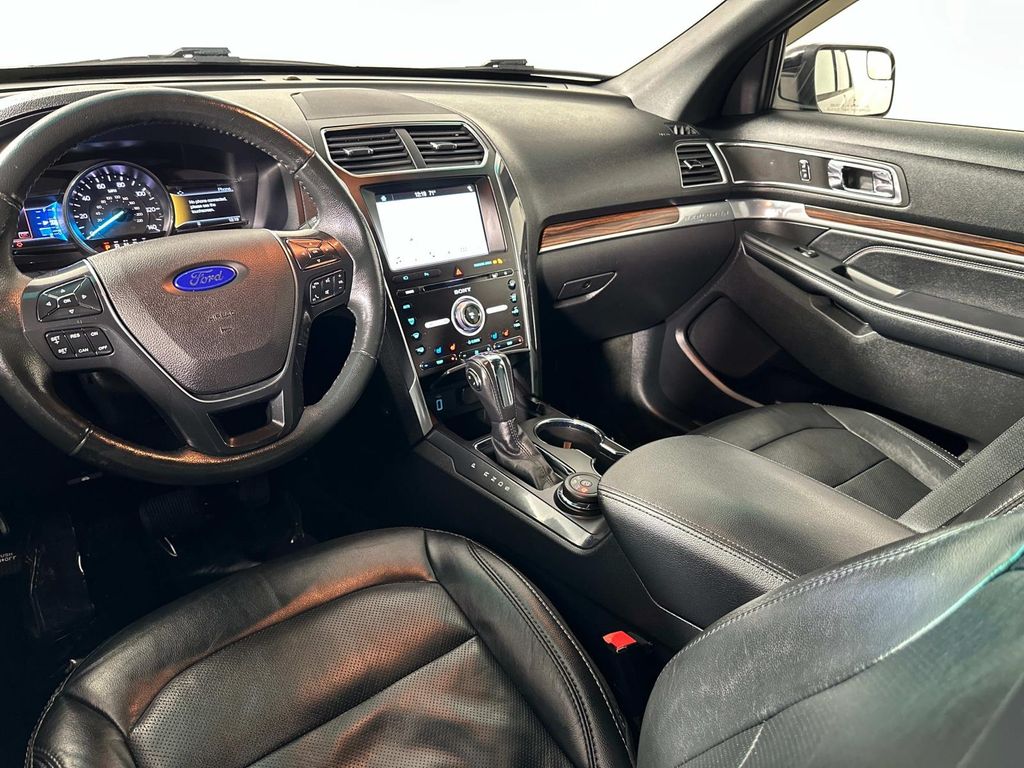 Vehicle image 5 of 25