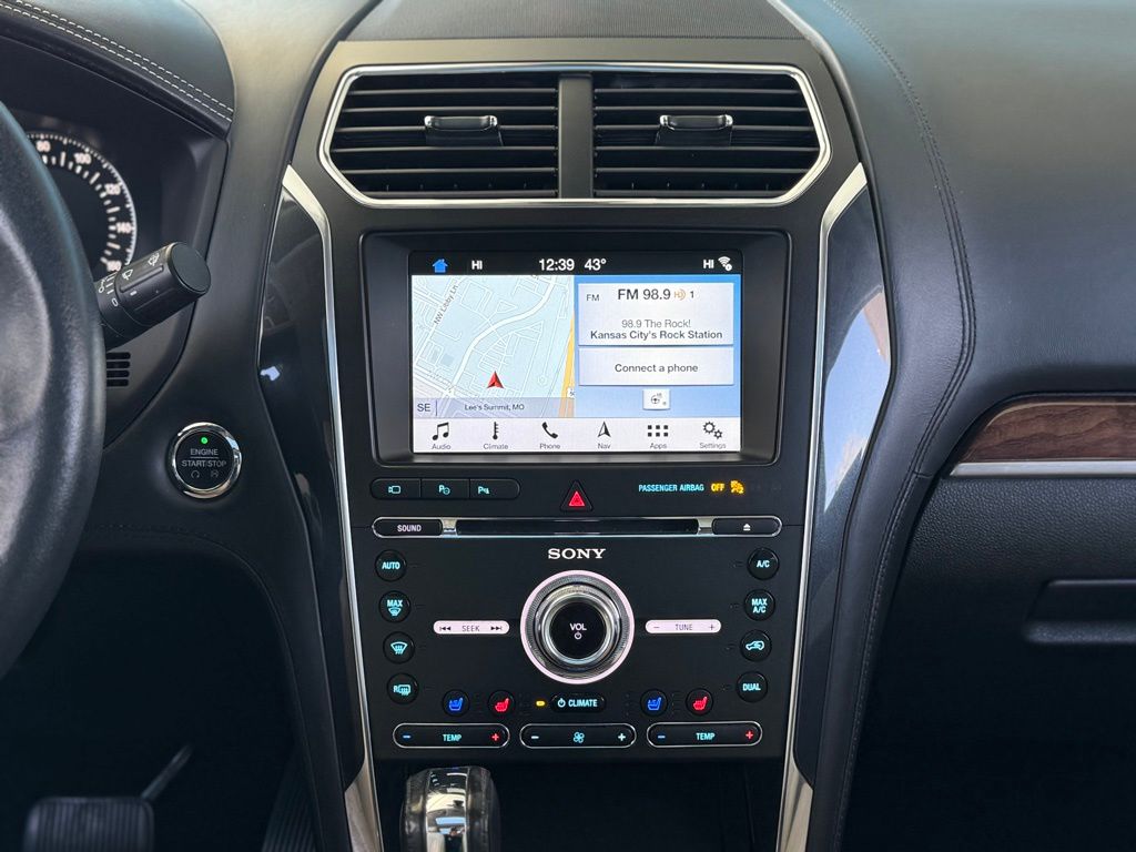 Vehicle image 25 of 41