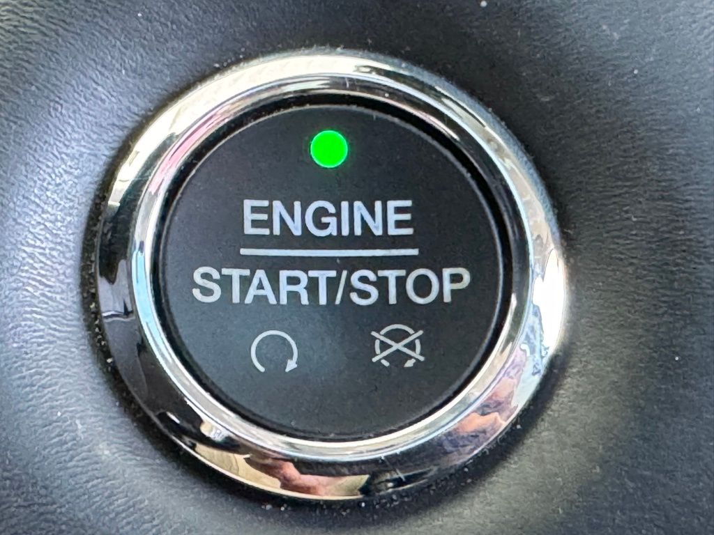 Vehicle image 21 of 41