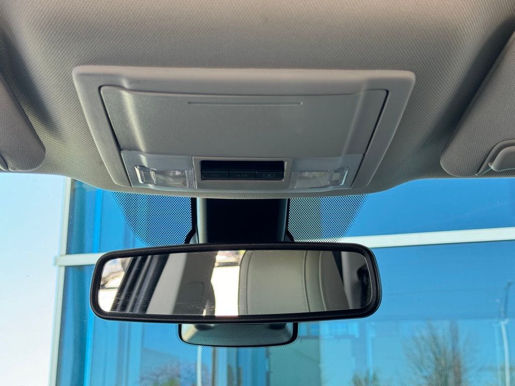 Vehicle image 29 of 41