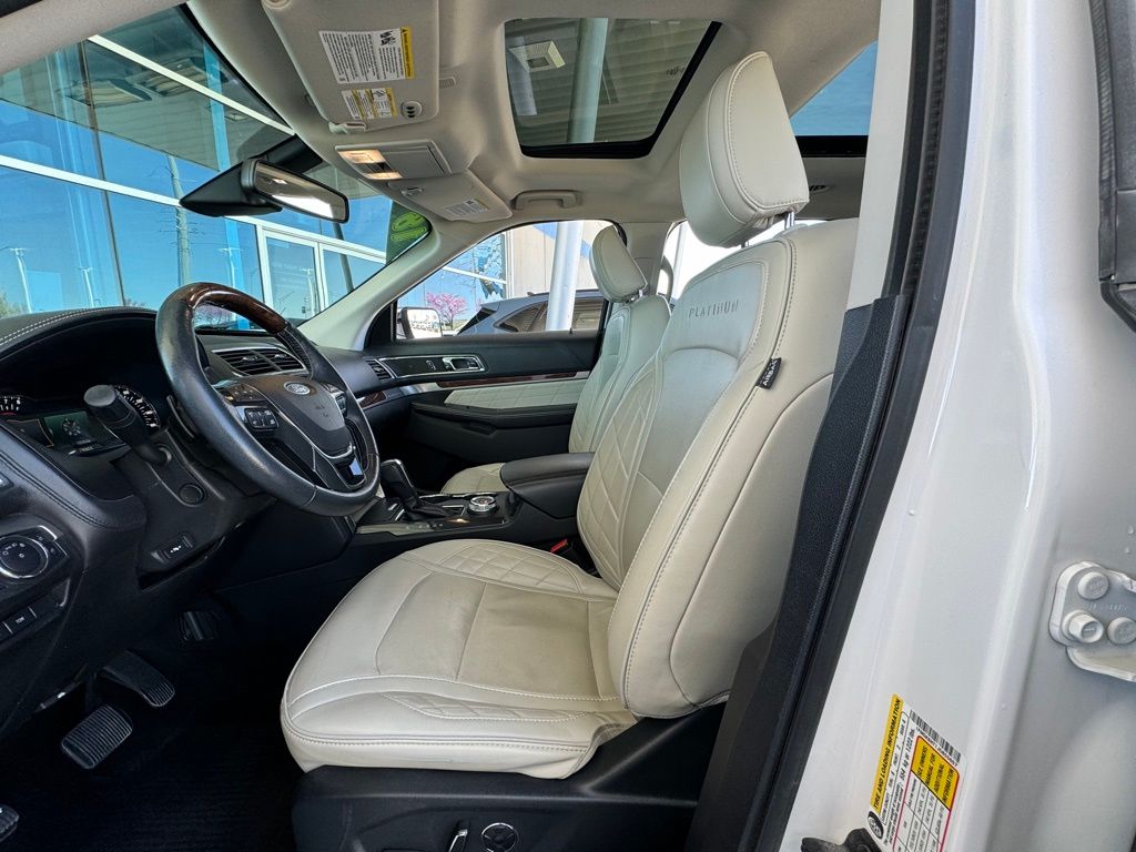 Vehicle image 24 of 41
