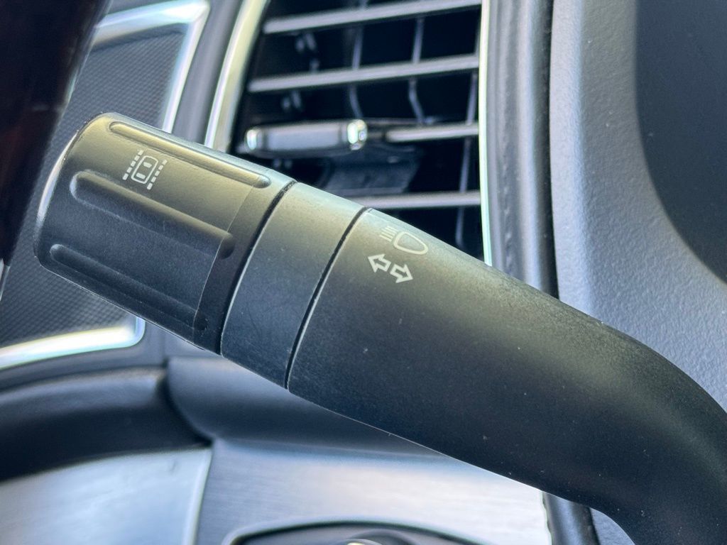 Vehicle image 18 of 41