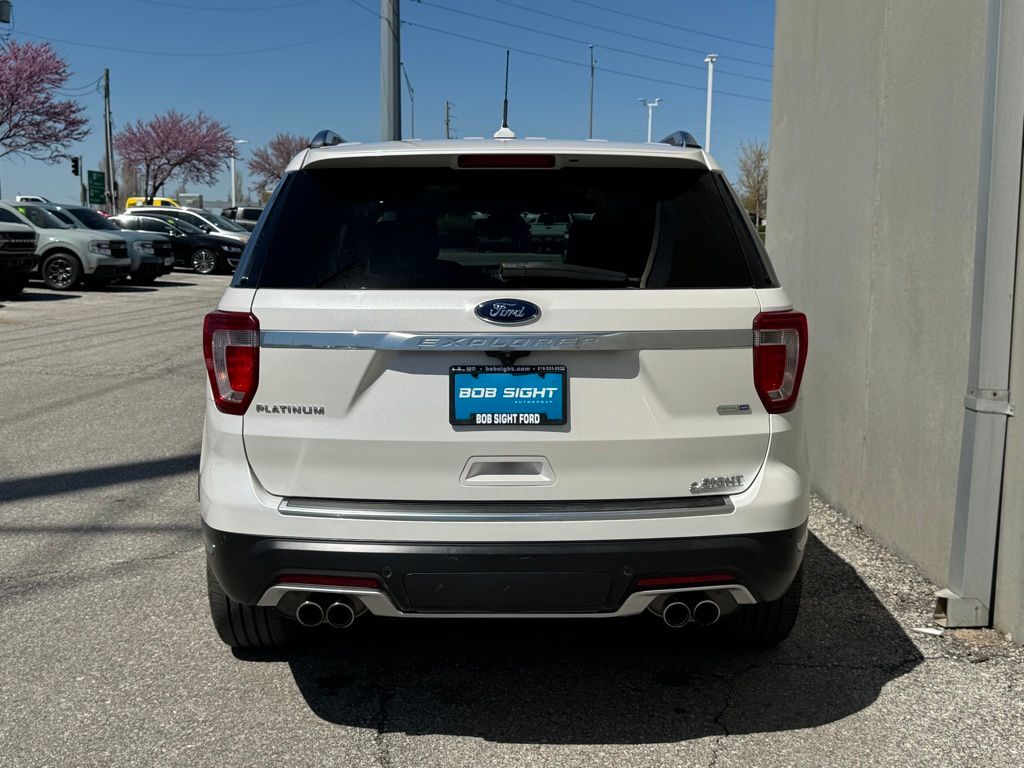 Vehicle image 5 of 41