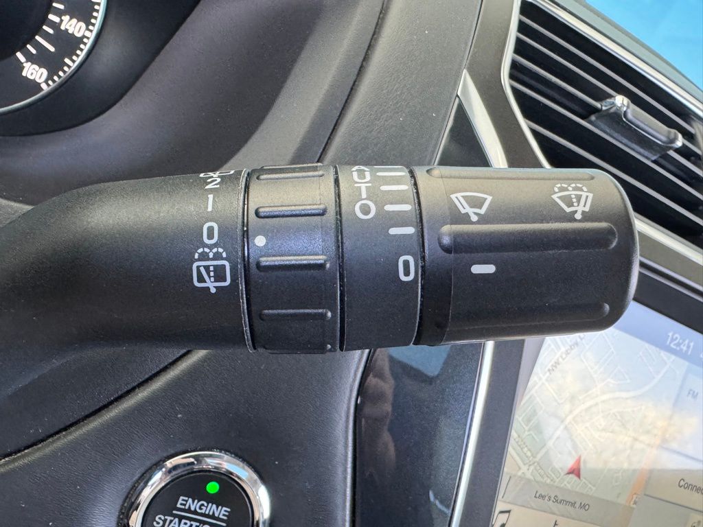 Vehicle image 19 of 41