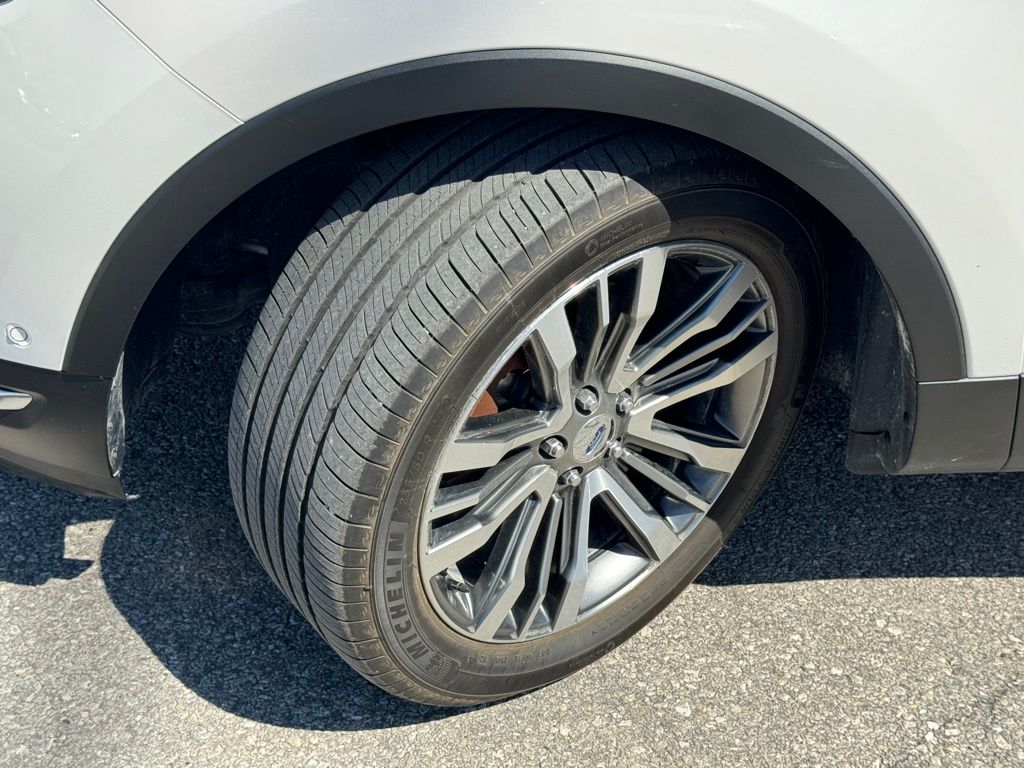 Vehicle image 41 of 41