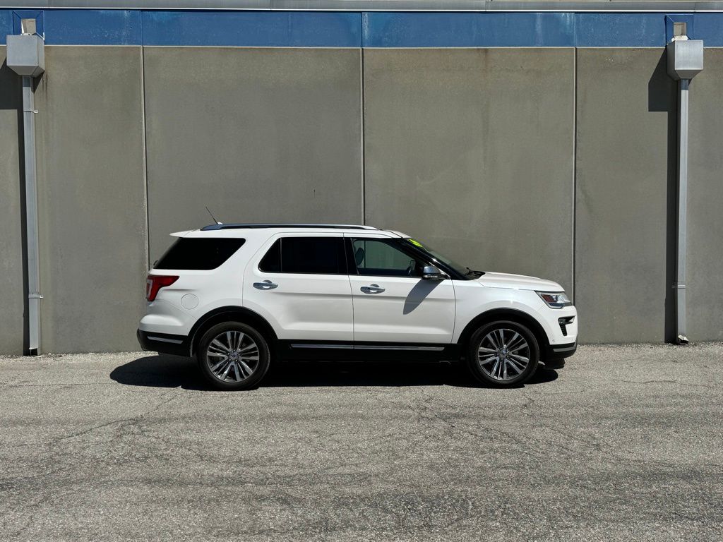 Vehicle image 7 of 41